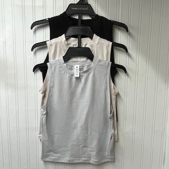 Yogalicious 3 pack of crop Tops in microchip/crystal gray/black - Picture 1 of 3
